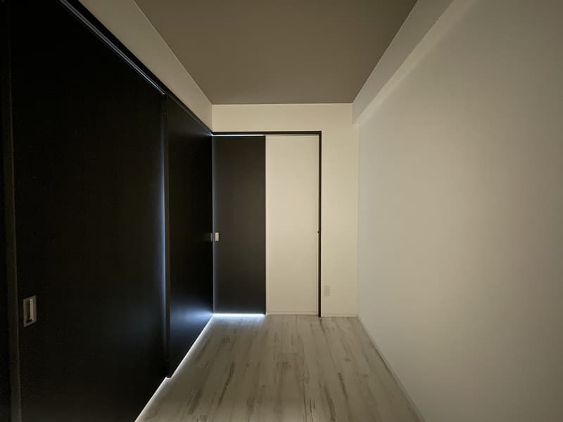 Room image 16