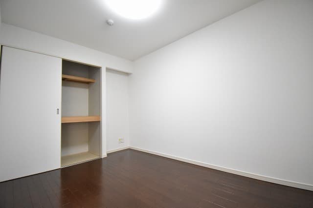 Room image 15