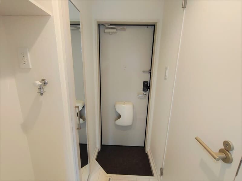 Room image 8