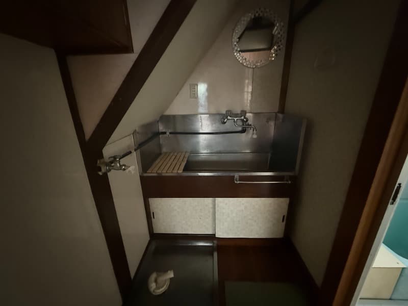 Room image 8
