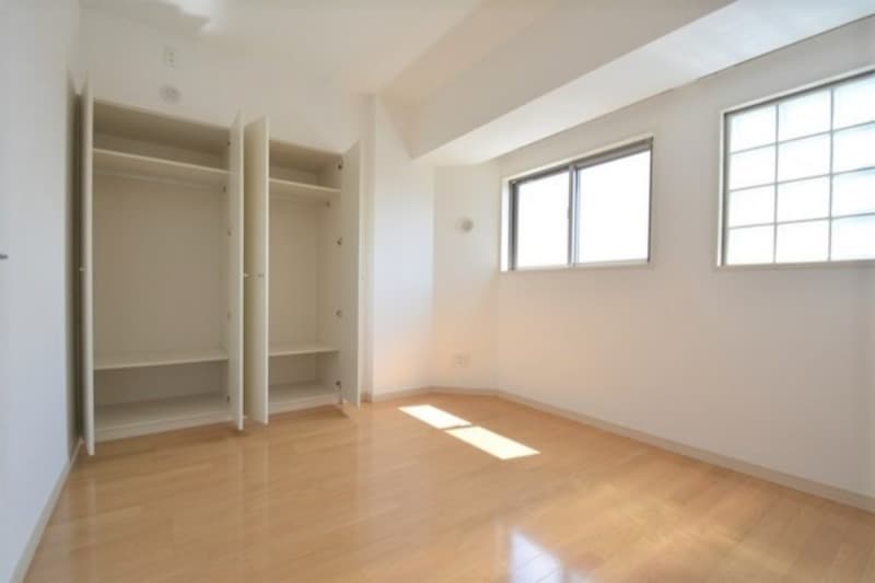 Room image 12