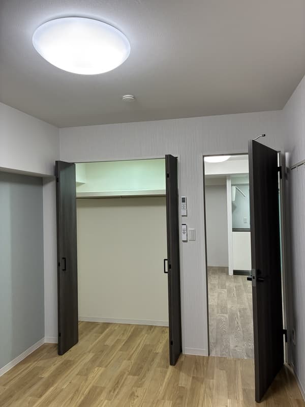 Room image 10