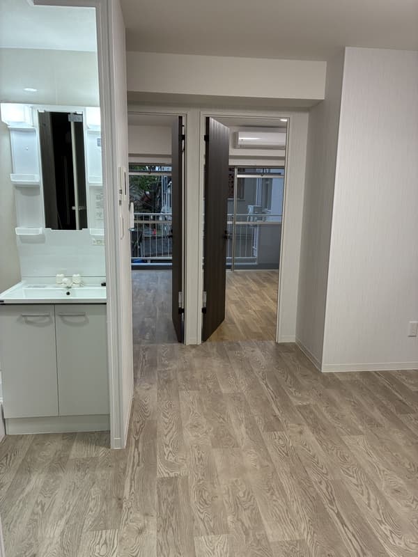 Room image 8