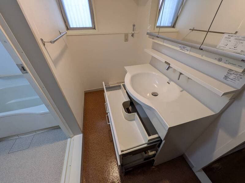 Room image 11