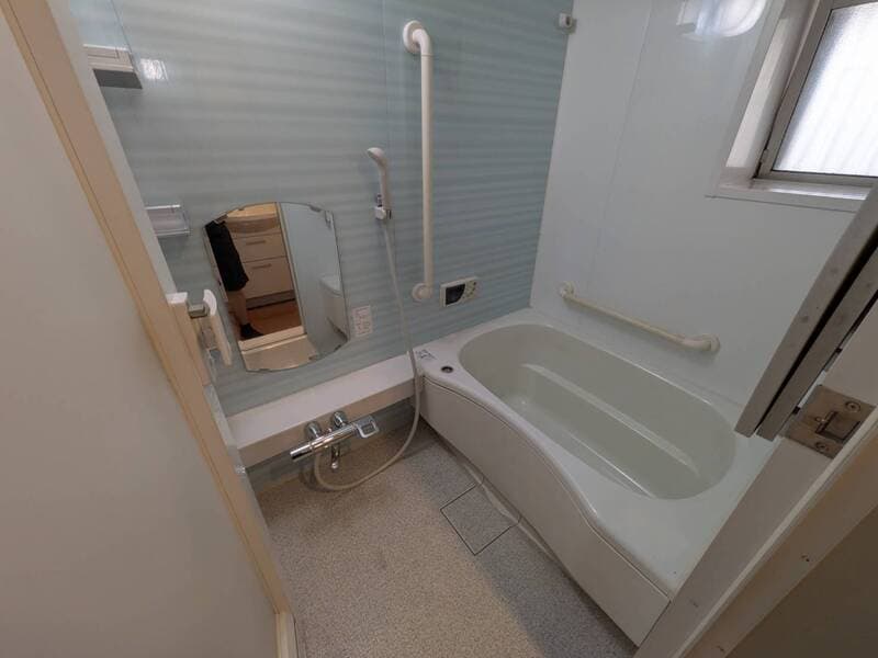 Room image 9