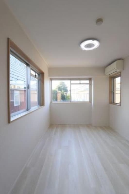 Room image 11