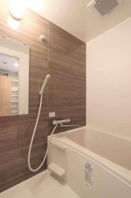 Room image 9