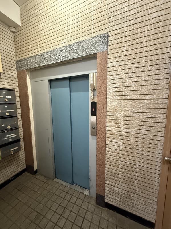 Room image 13