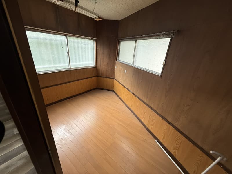 Room image 15