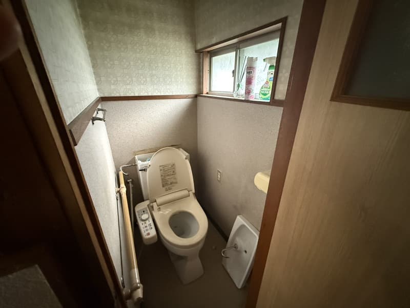 Room image 8