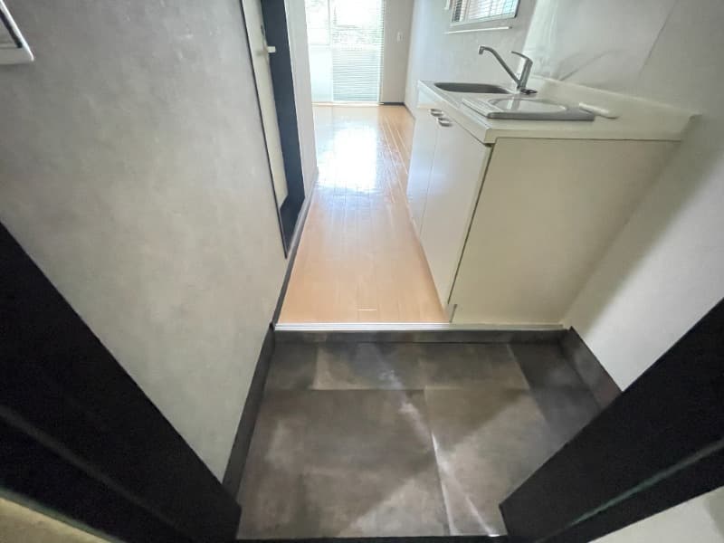 Room image 11