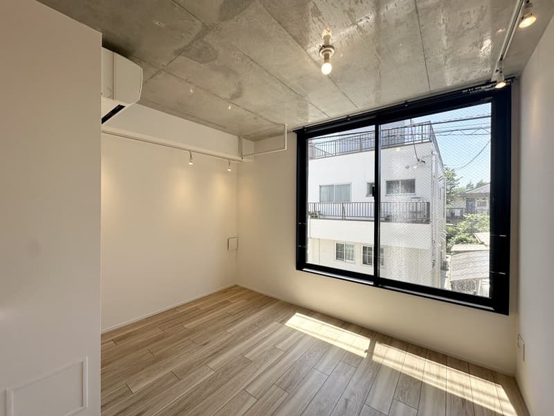 Room image 9