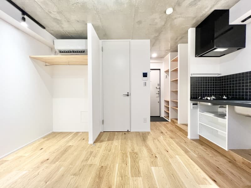 Room image 8