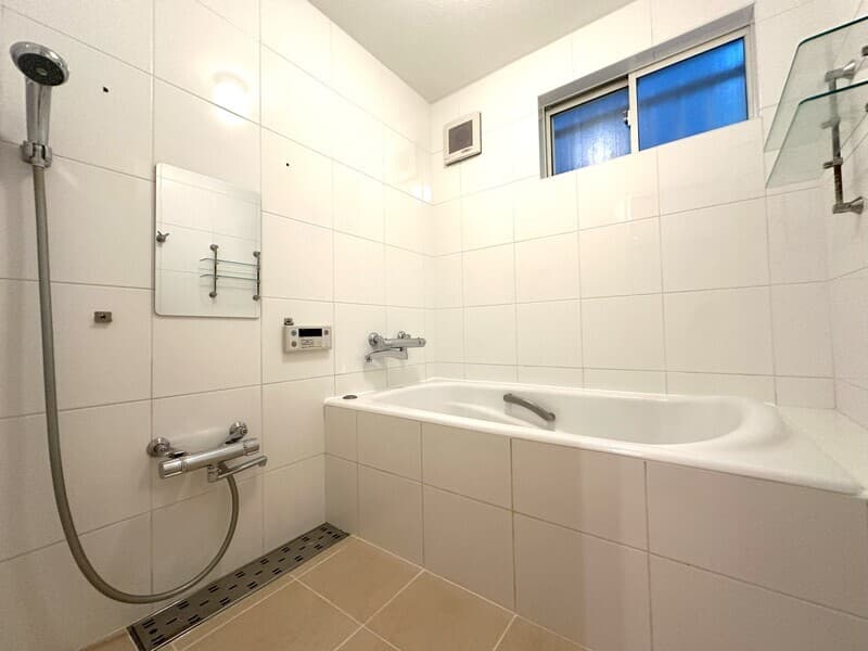 Room image 8