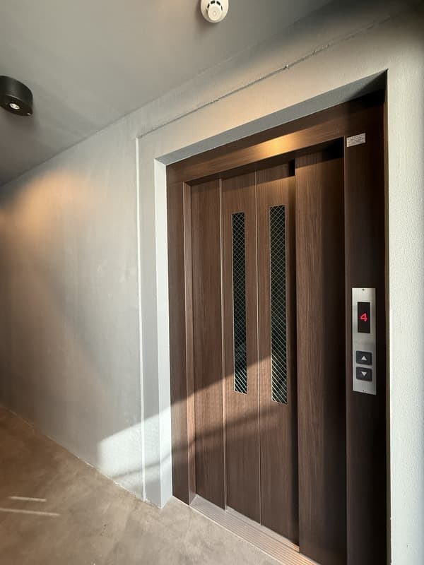 Room image 16