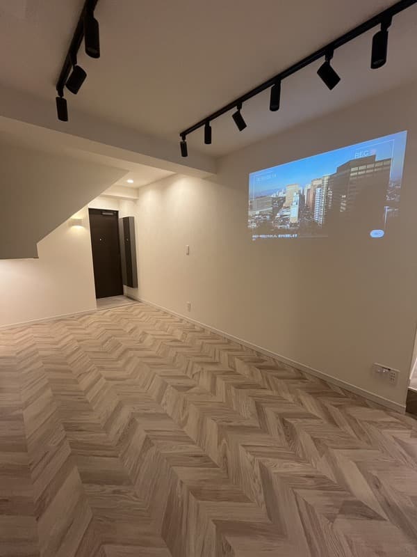 Room image 11