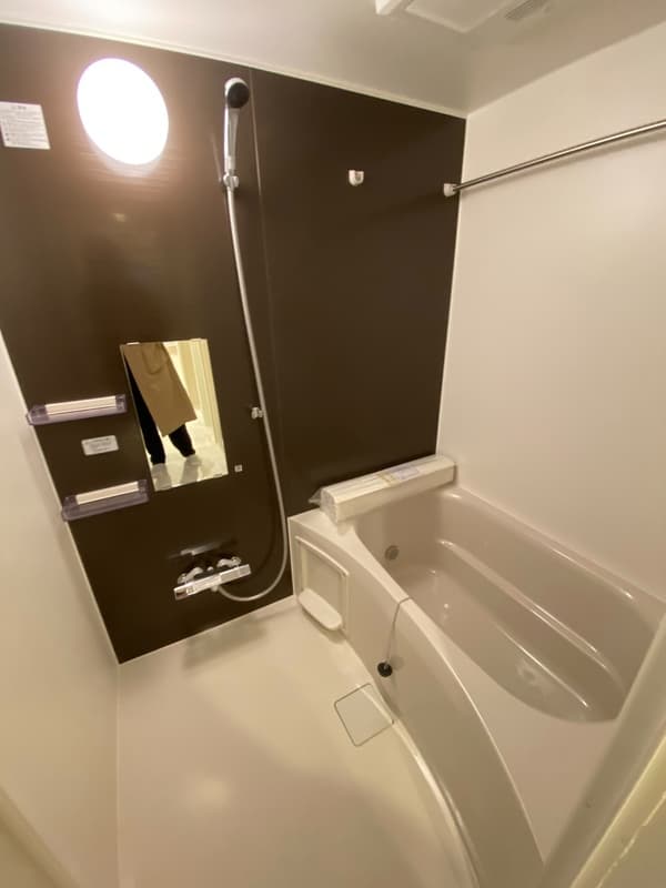 Room image 11