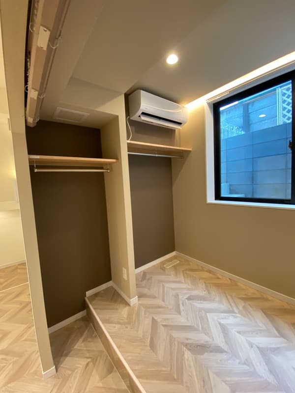 Room image 12