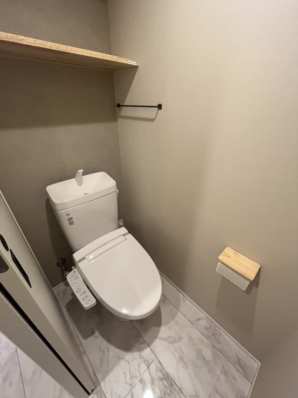Room image 8