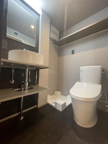 Room image 8