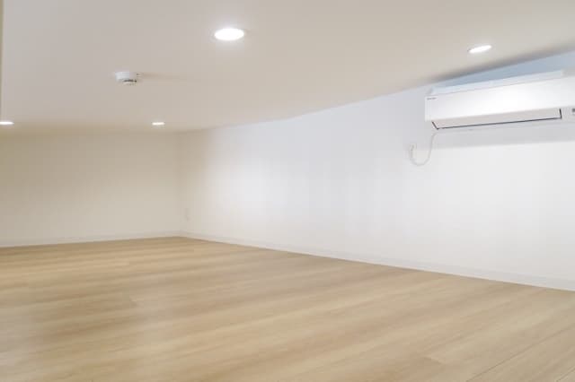 Room image 14