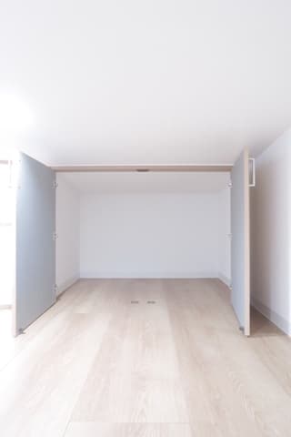 Room image 16