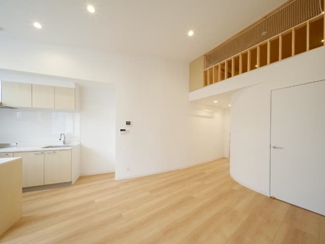Room image 8