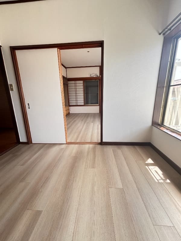 Room image 11