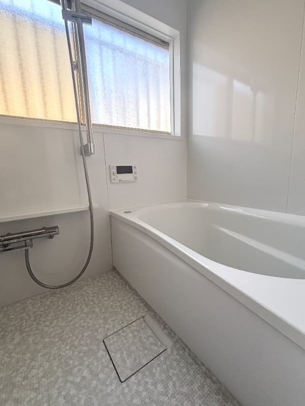 Room image 15