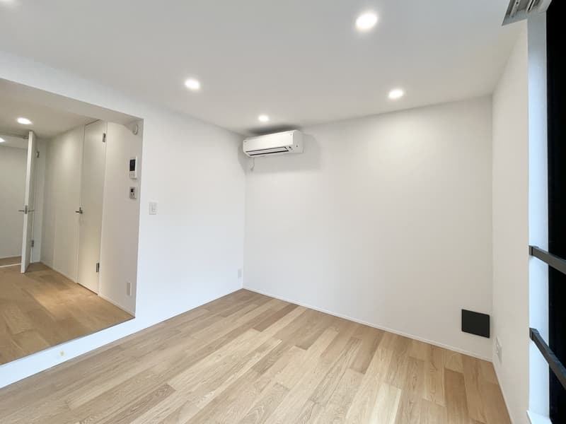 Room image 8