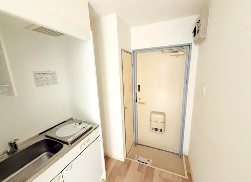 Room image 8