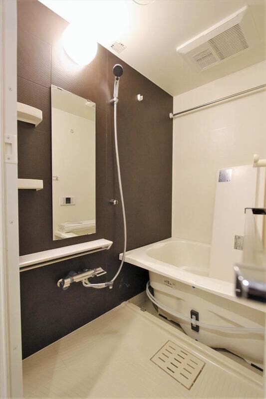 Room image 10