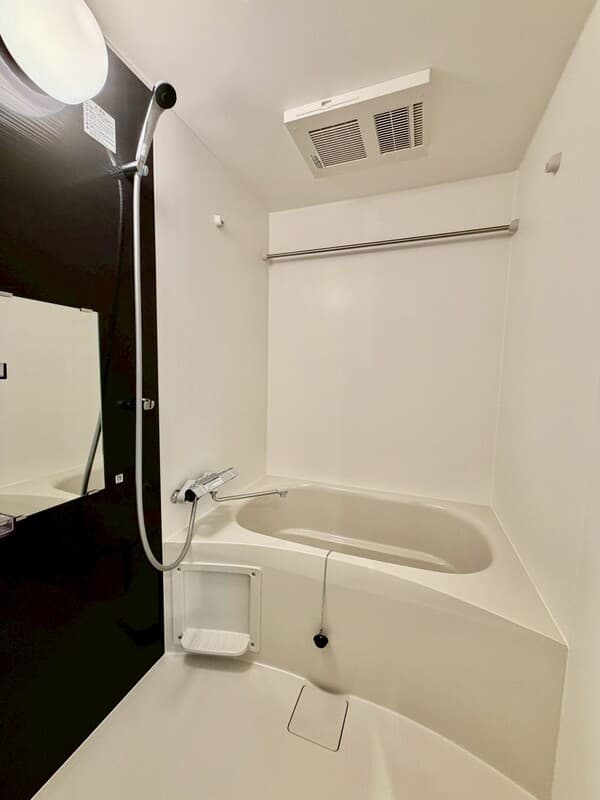 Room image 9