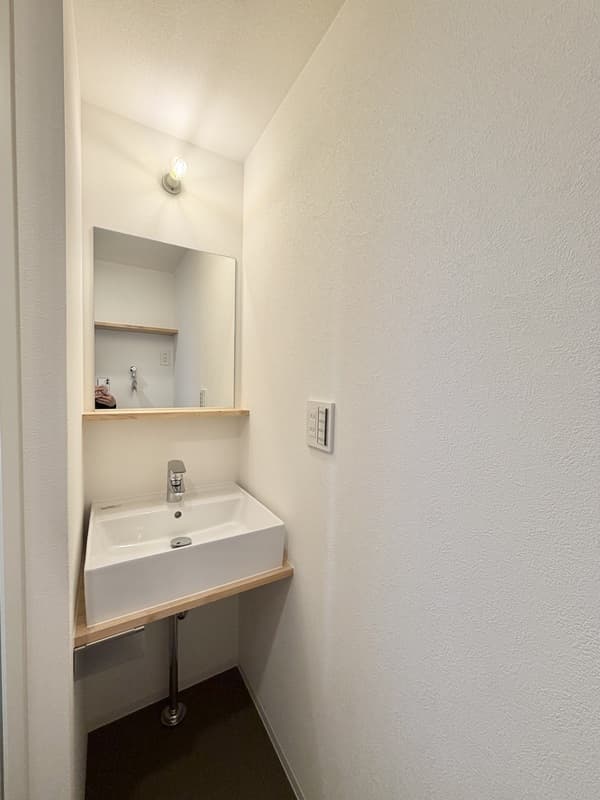 Room image 9