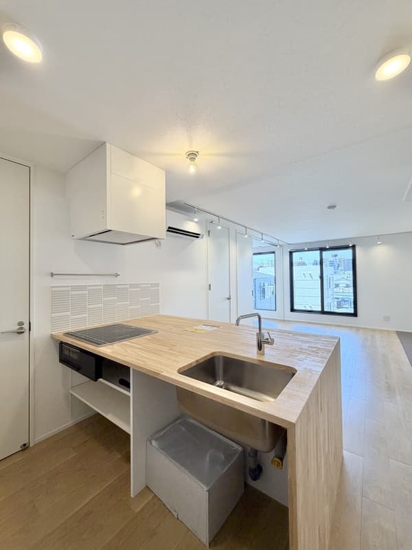 Room image 11