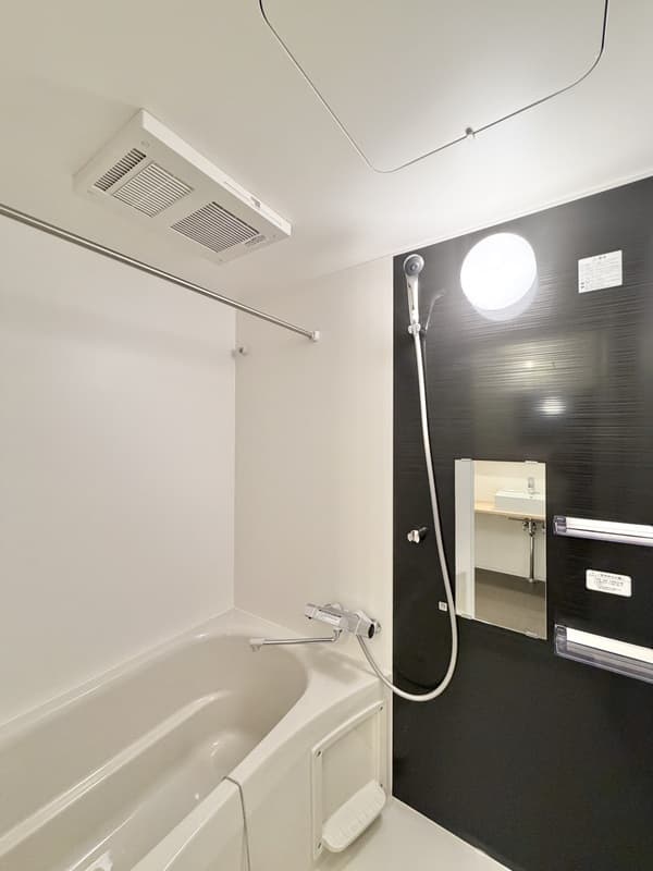 Room image 14