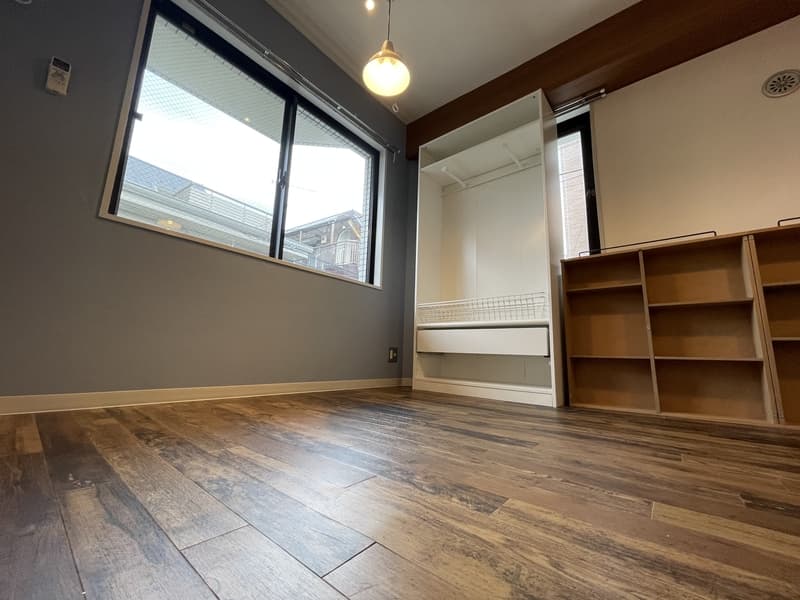 Room image 11