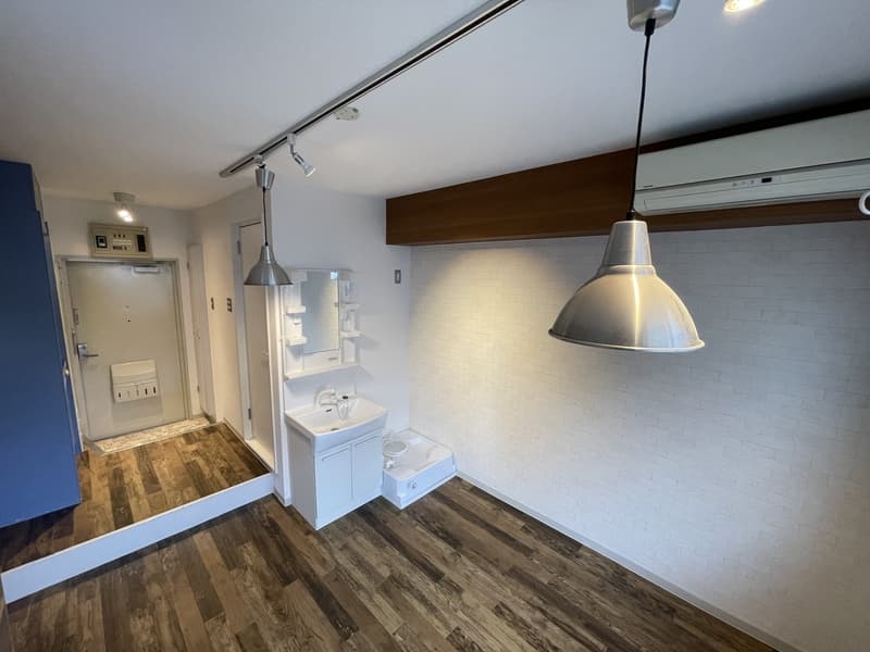 Room image 8
