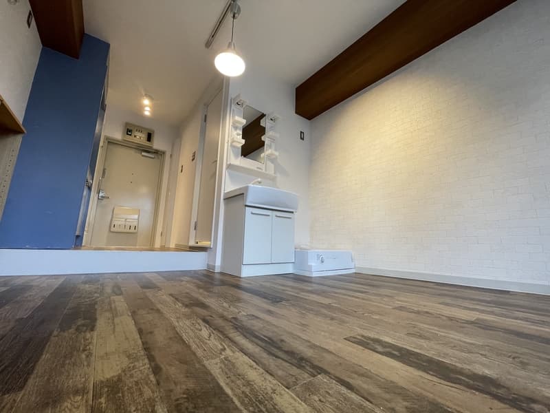 Room image 9