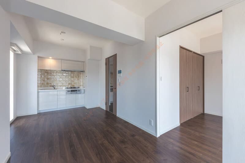 Room image 9
