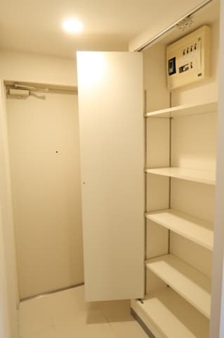 Room image 12