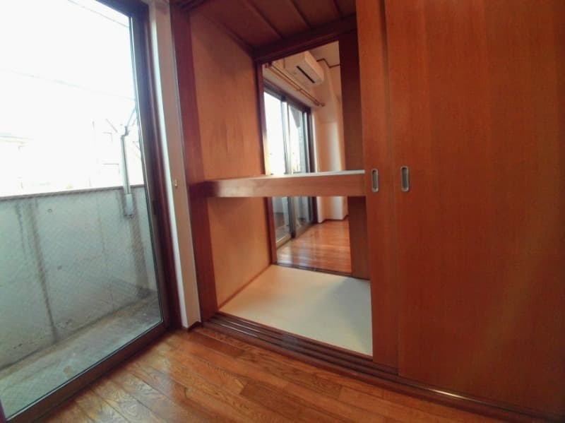 Room image 8