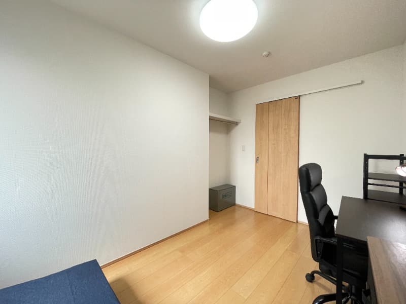 Room image 9