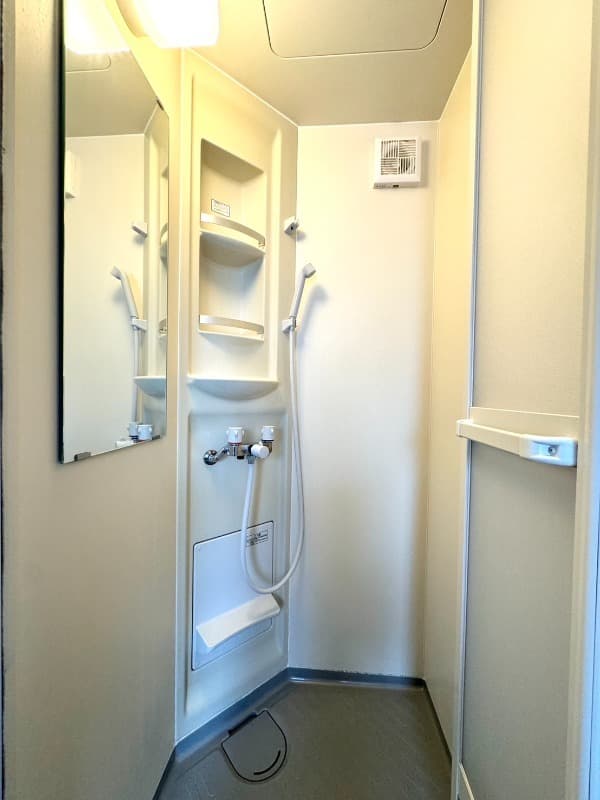 Room image 8