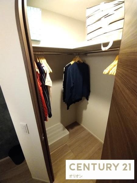 Room image 16
