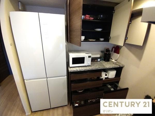 Room image 8