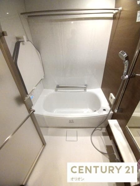 Room image 9