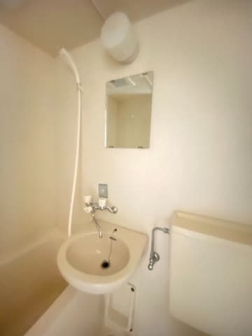 Room image 9