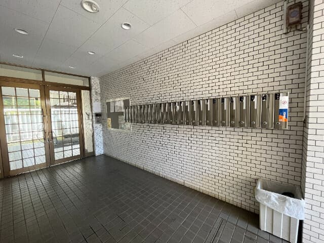 Room image 13