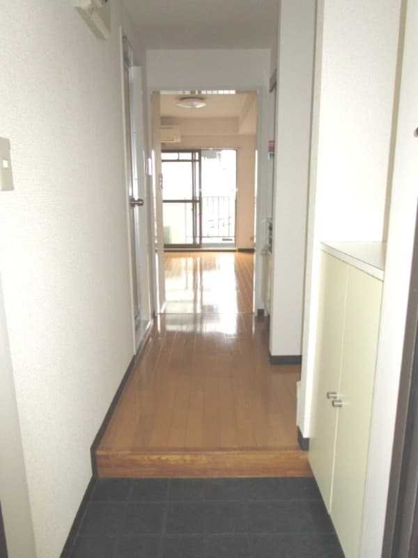 Room image 8
